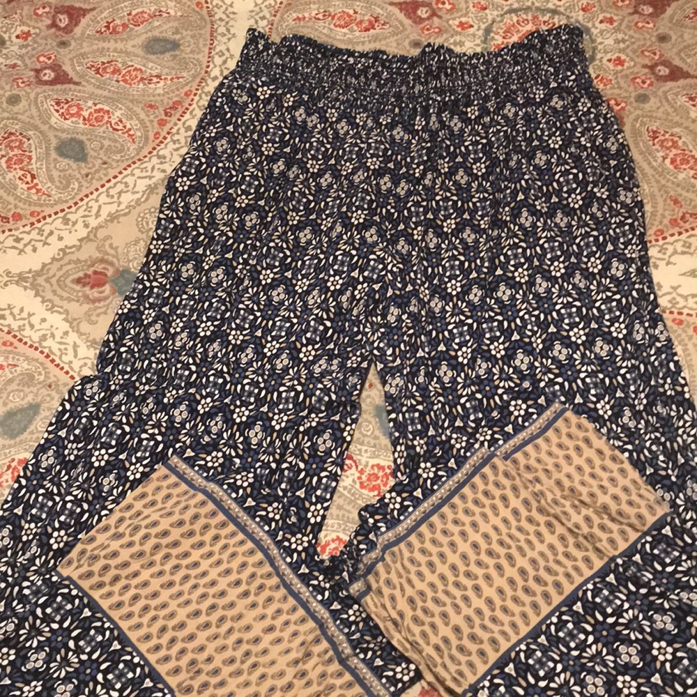 Patterned pants